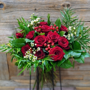 1 Dozen Deluxe Red Roses Bouquet